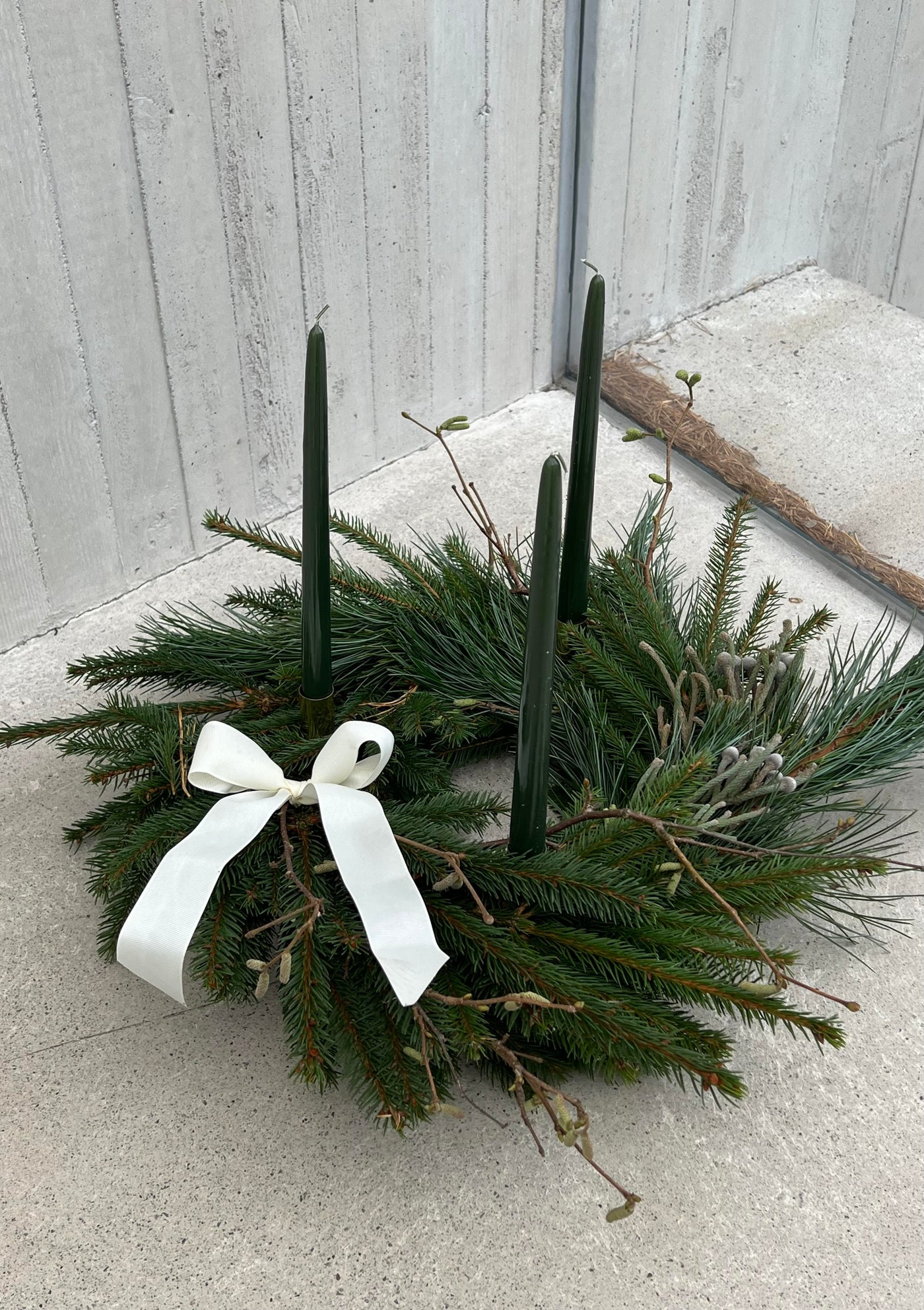 Håndlaget julekrans til bord