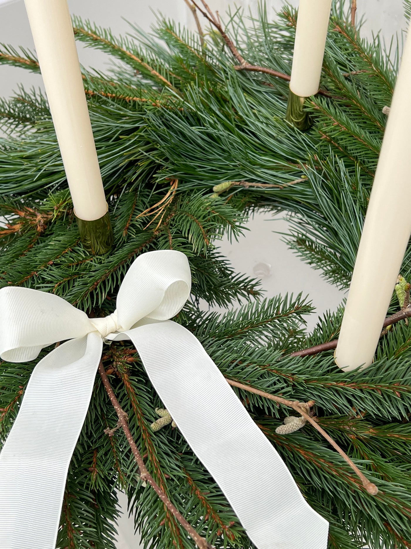 Håndlaget julekrans til bord